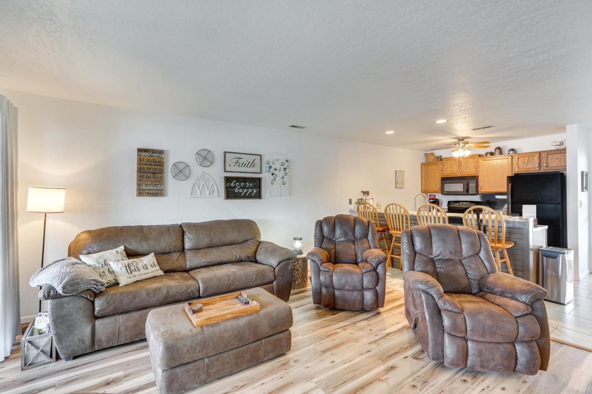 Modern Condo With Screened Balcony And Views! Osage Beach Exterior photo