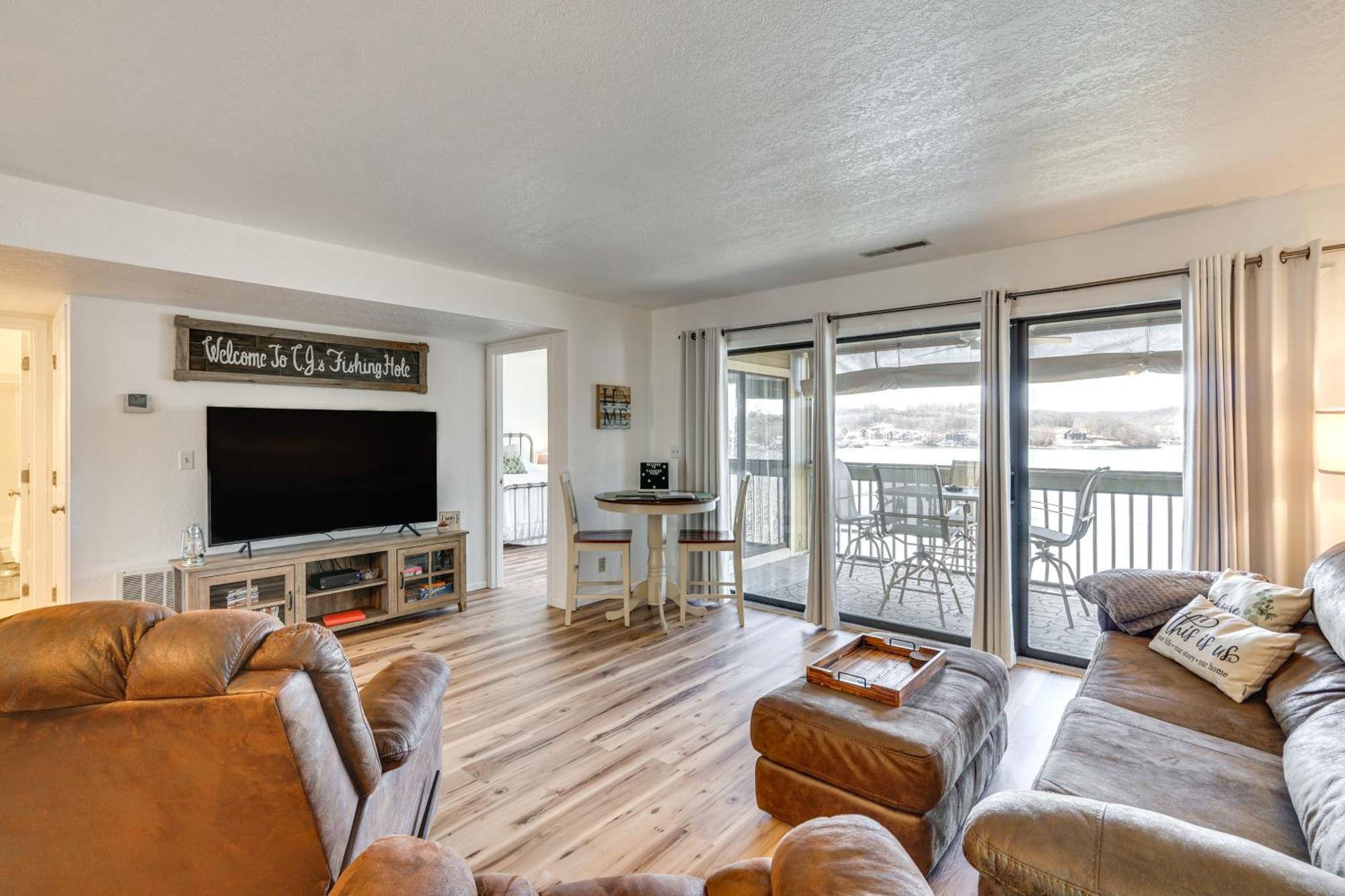 Modern Condo With Screened Balcony And Views! Osage Beach Exterior photo