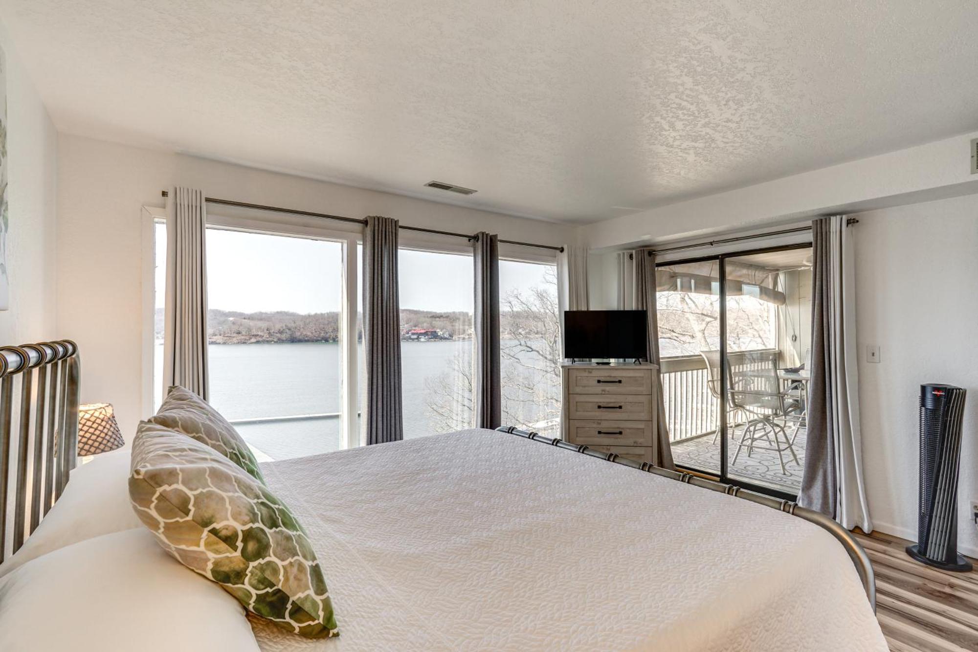 Modern Condo With Screened Balcony And Views! Osage Beach Exterior photo